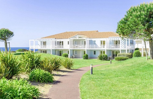 Chateau-d'Olonne Apartment | L'Estran (S4) by Interhome