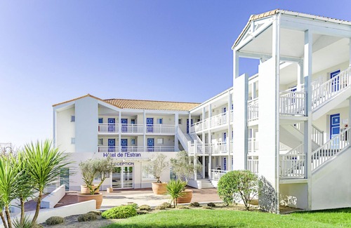 Chateau-d'Olonne Apartment | L'Estran (S4) by Interhome