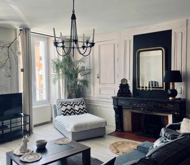 Aurillac Apartment | L'Haussmanien au Coeur de ville