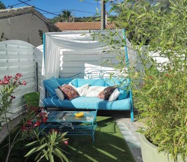 Saint-Mitre-les-Remparts House | L'hippocampe