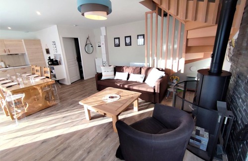 Turretot House | L' Hirondelle-l'Hirondo