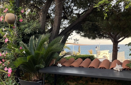 7th Arrondissement House | L'oasis - Maison Exceptionnelle au Bord de la mer