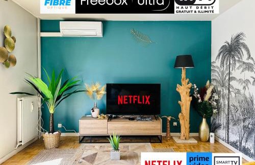 Villefranche-sur-Saone Apartment | L'Oasis -T4 Garage Clim Terrasse WIFI Centre-Ville
