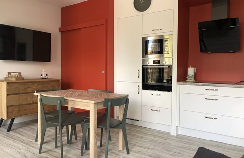 Saint-Palais-sur-Mer House | L'ombre d'un Pin entre deux Plages (center and beaches within walking distance, garage garden)