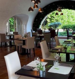 Chateau-Arnoux-Saint-Auban Bed & Breakfast | L'Oustaou