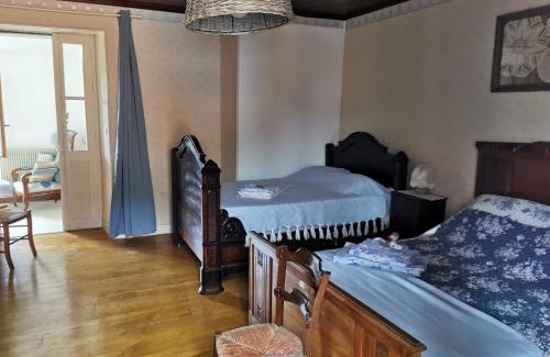 Frayssinet-le-Gelat House | L Oustal du Malbernat