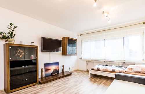 Leverkusen Apartment | L01a beautiful holiday apartment in Leverkusen Opladen with free W-LAN
