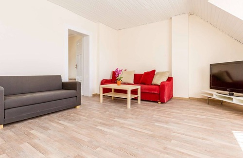 Leverkusen Apartment | L02 friendly holiday apartment in Leverkusen Manfort with washing machine and free W-LAN