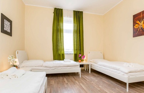 Leverkusen Apartment | L04 friendly 3 room holiday apartment in Leverkusen Manfort with washing machine and free W-LAN
