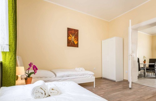 Leverkusen Apartment | L04 friendly 3 room holiday apartment in Leverkusen Manfort with washing machine and free W-LAN