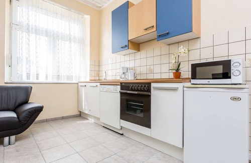 Leverkusen Apartment | L04 friendly 3 room holiday apartment in Leverkusen Manfort with washing machine and free W-LAN