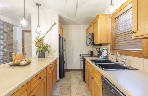 Reeds Spring Cabin | L119, 4 Br Lakefront Cabin, Sept. Savings Stay 3+ Nts Save 15% SEE DESC BELOW