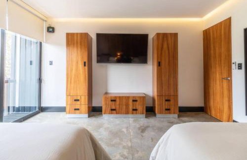 Reforma House | L301 1Bdrm 1bath fits 6 AC Rooftop views
