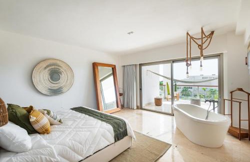 Playa Mujeres Apartment | La Amada, Private Terrace Penthouse in Beachfront Complex