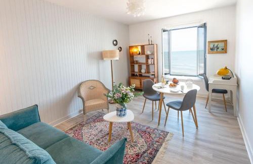 Saint-Regnobert-de-la-Cote-de-Nacre Apartment | La BALEINE BLEUE