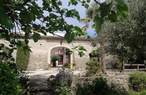 Bonlieu-sur-Roubion House | La Bastide De Sauvetas