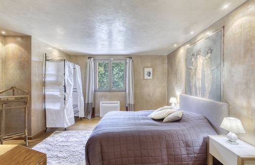 Gordes Other | La Bastide des Acantins in Gordes with hotel service