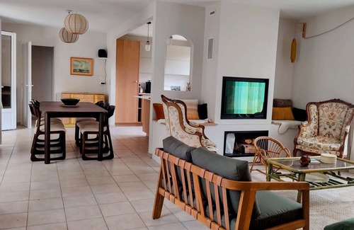 Bretignolles-sur-Mer House | La Bavardelle: house for 10 people, 100 m from the beach, large garden