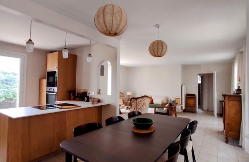 Bretignolles-sur-Mer House | La Bavardelle: house for 10 people, 100 m from the beach, large garden