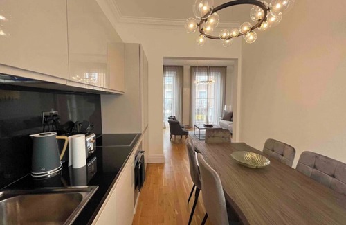 Brompton & Hans Town House | La Belle Etage by Harrods Airconditioning