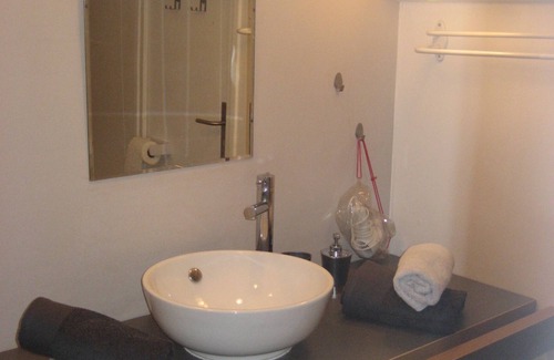 Nyons Bed & Breakfast | La Belle Etoile, a private room of 35 m² in an olive grove in Nyons