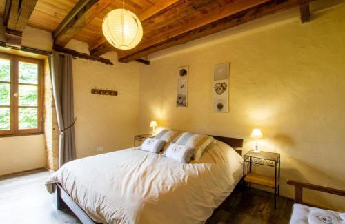 Saint-Crepin-et-Carlucet House | La bichonelle - marronnier pour 2