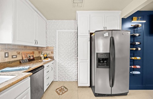 Mayflower Village House | LA Blue, Pool, 3BR by Zen Living