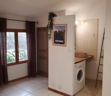 Cornillon-Confoux House | La bonne adresse de Provence