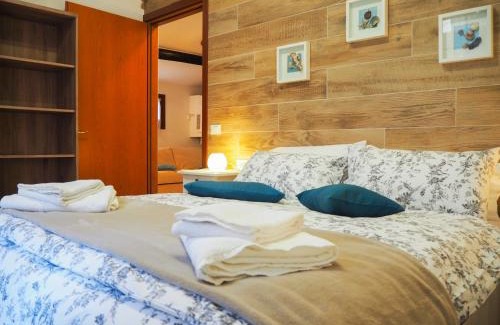 Ca' Savio Apartment | LA BRIGATA APARTMENTS Yellow House