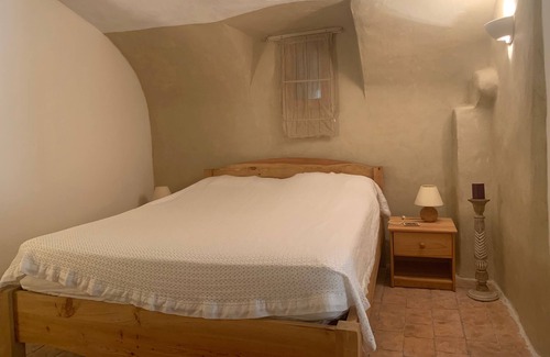 Saint-Sauveur-de-Cruzieres Cottage | La CAVE aux VINS with private terrace and barbecue/shared pool