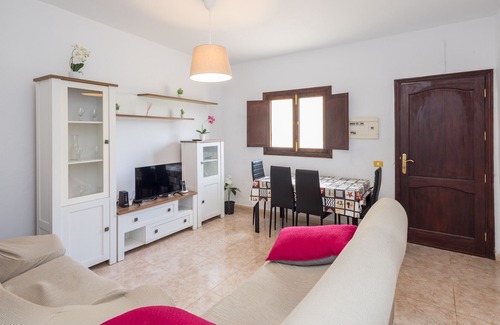 Galdar House | La Cabaña Palomino - 2BR Home Rural Setting