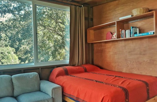San Pedro La Laguna Cabin | La Cabana de Sambo, queen bed, amazing views, private balcony, dream shower