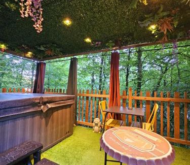 Illoud Cabin | La Cabane Enchanteresse