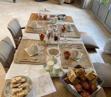 Saint-Martin-Lacaussade Bed & Breakfast | la cabanne