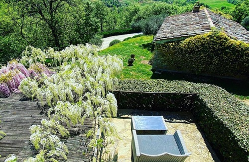 Montelovesco Cottage | La Cantina - sleeping 2 or up to 4 people