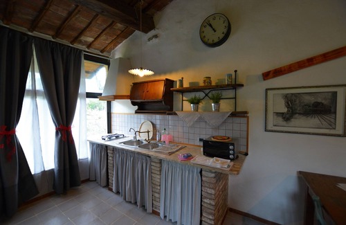 Radicondoli Apartment | LA CAPANNA apartment -in holiday house with pool and private gardens