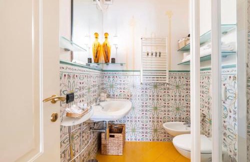 Loano Apartment | La Casa al mare Centro storico di Loano con GARAGE