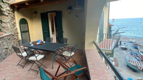 Marina del Cantone Apartment | La casa al mare