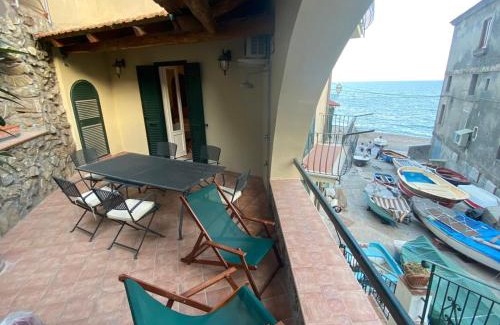 Marina del Cantone Apartment | La casa al mare
