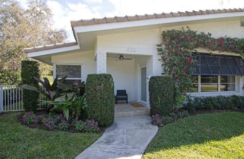 Delray Beach House | La Casa Blanca - Minutes from the Beach