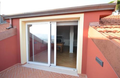 Carozzo Apartment | La casa con vista di Emma