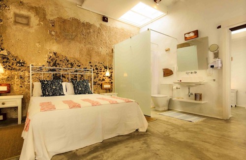Punta Mujeres Apartment | La Casa de las Salinas, Sama - Costal home meters from the sea