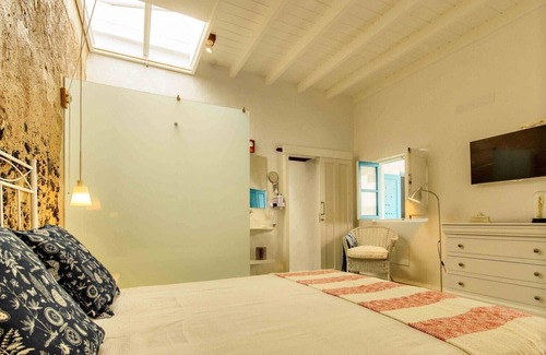 Punta Mujeres Apartment | La Casa de las Salinas, Sama - Costal home meters from the sea