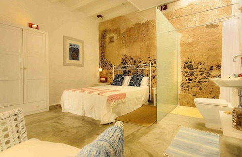 Punta Mujeres Apartment | La Casa de las Salinas, Sama - Costal home meters from the sea
