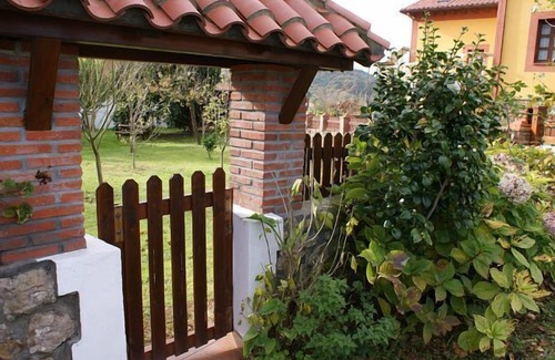 Alfoz de Lloredo Cottage | La Casa de Lola for 8 people