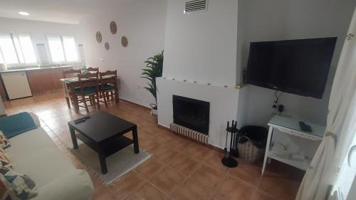 Benamahoma Apartment | La casa de mayfer