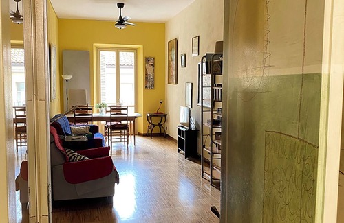Historic Centre Apartment | La casa degli angeli: in the city center apartment decorated by local artists