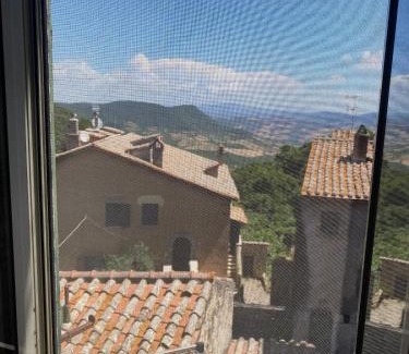 Tolfa Apartment | La Casa Dei Fiori