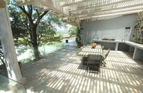 El Santuario House | La Casa del Lago