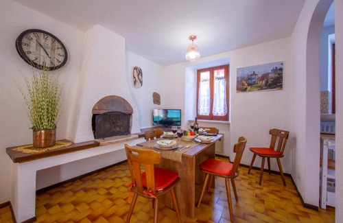 Lavena Ponte Tresa Apartment | La Casa del Marione